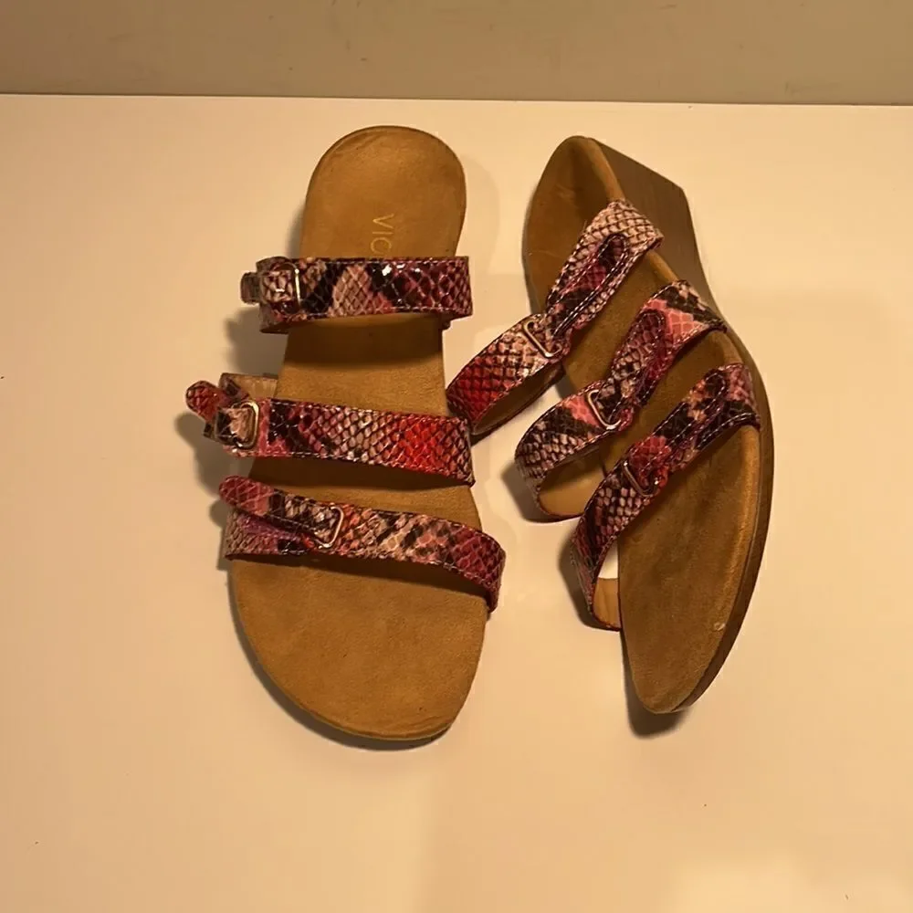 Vionic 2” animal print leather wedge heels